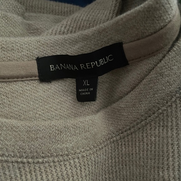 Banana Republic Crewneck Sweater - Picture 3 of 3